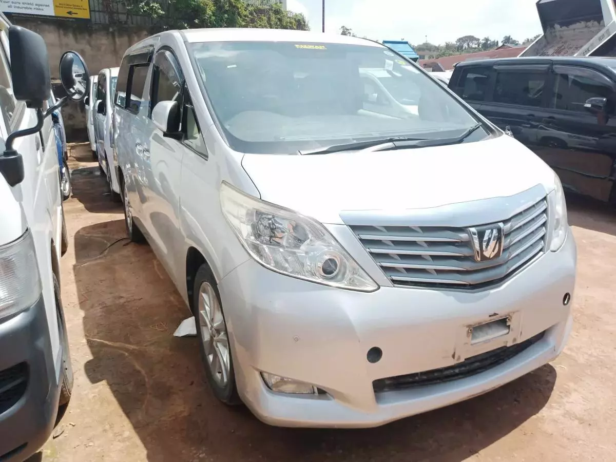 Toyota Alphard   - 2008