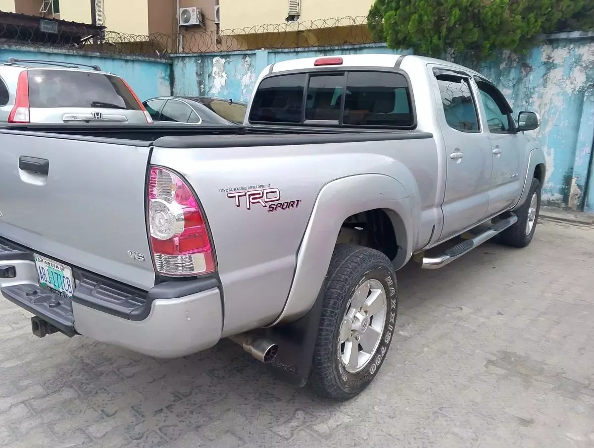 Toyota Tacoma   - 2013