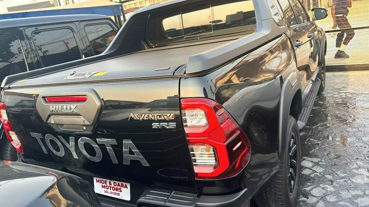 Toyota Hilux   - 2024