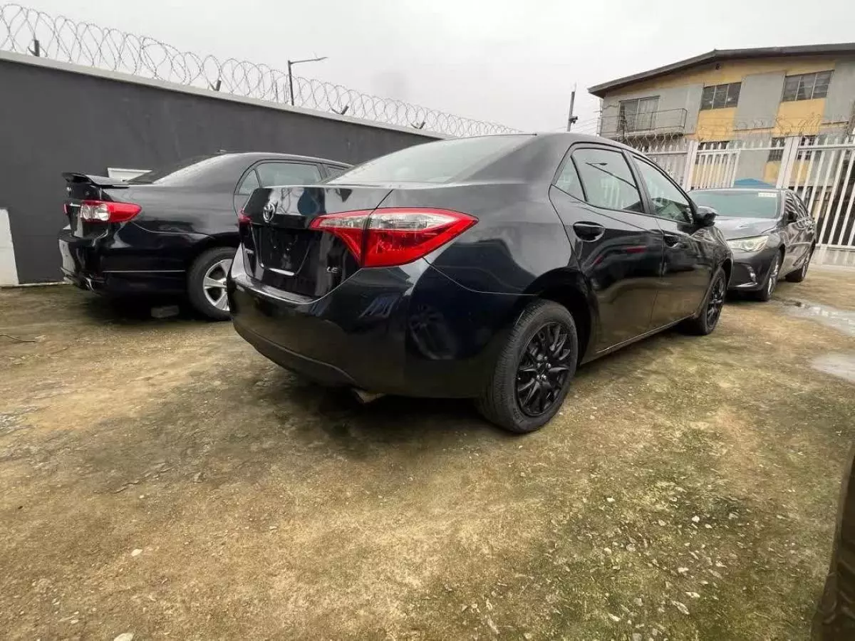 Toyota Corolla   - 2015