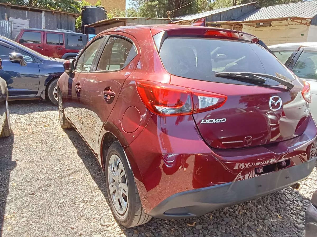 Mazda Demio   - 2017