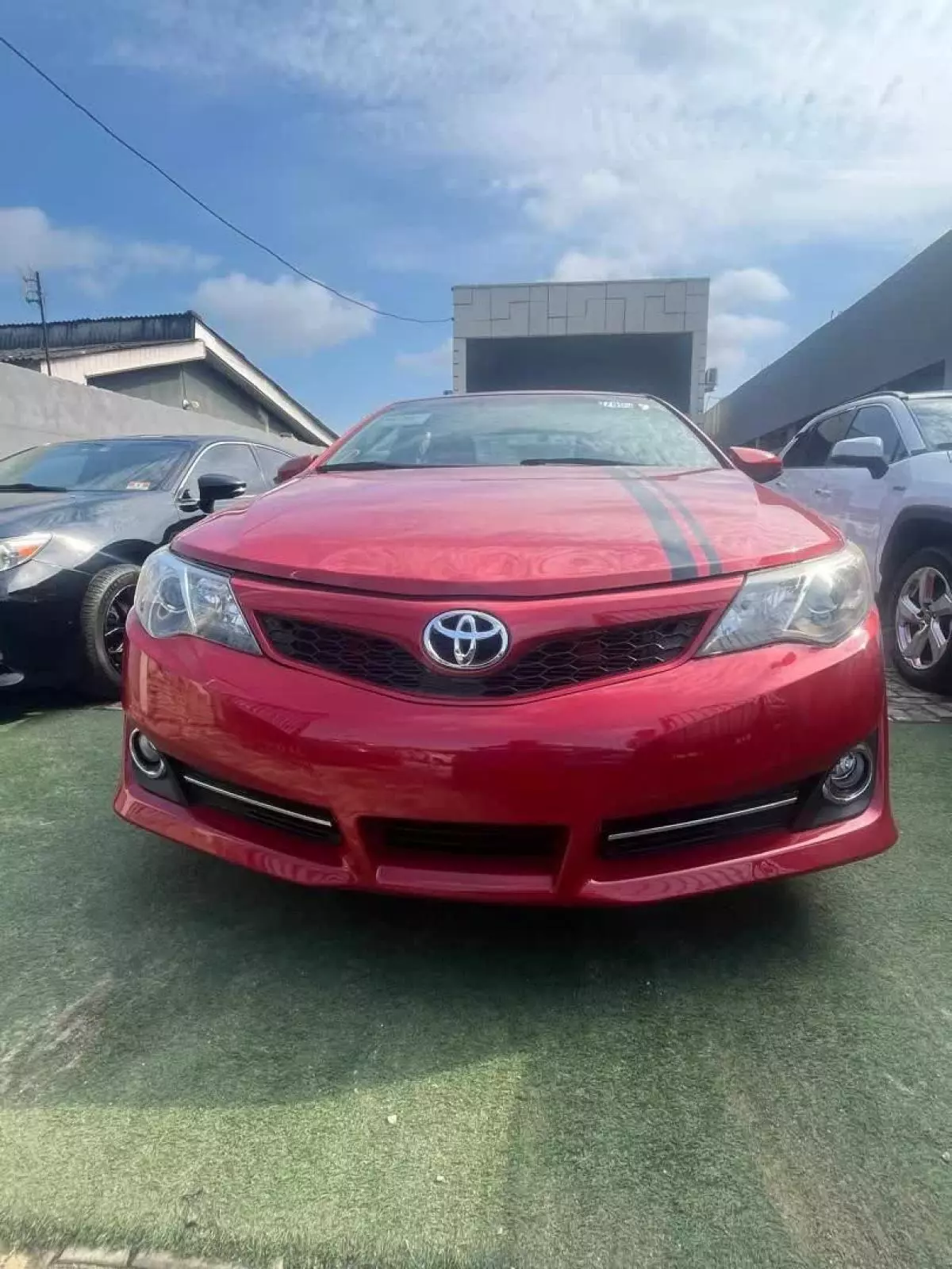 Toyota Camry   - 2012