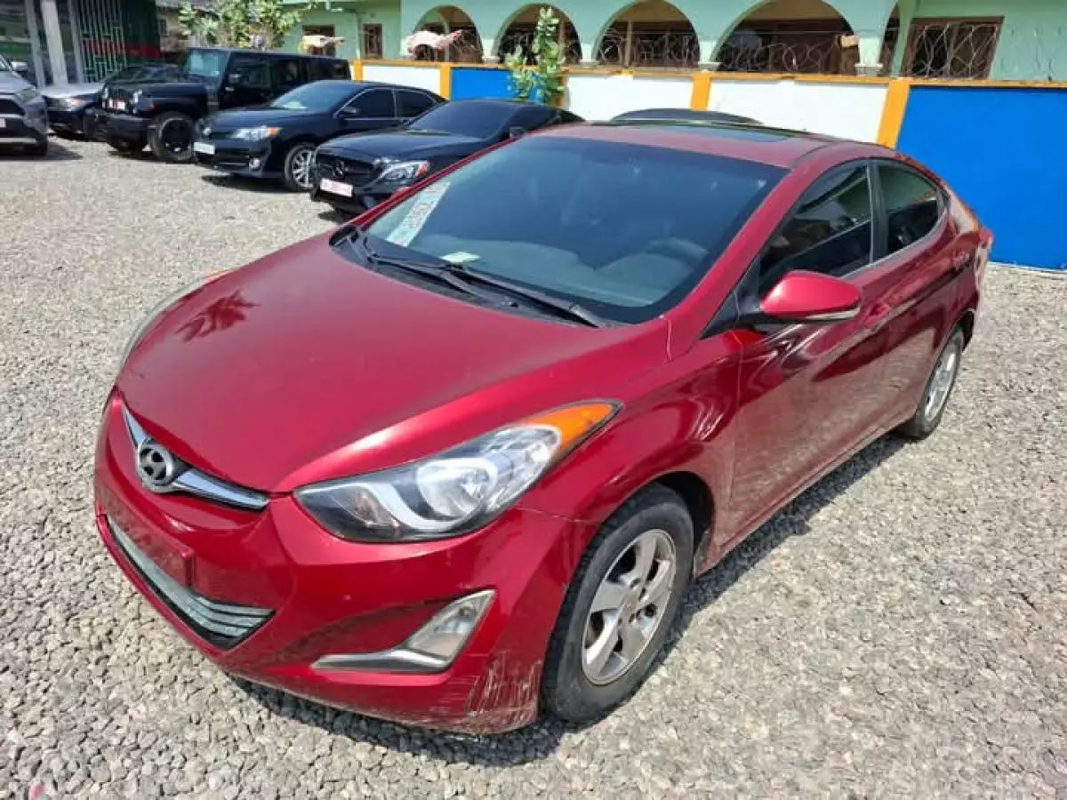 Hyundai Elantra   - 2013