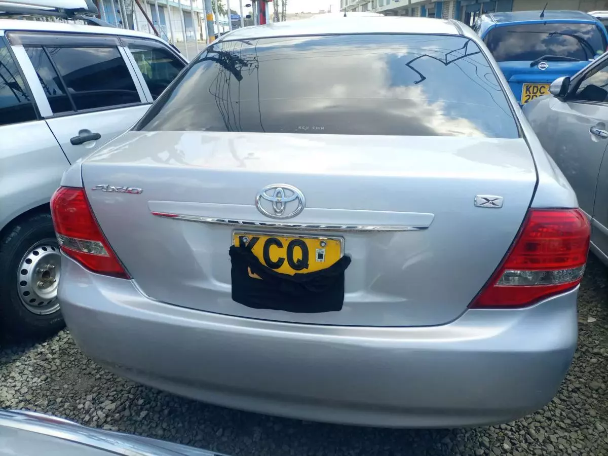 Toyota Axio  - 2011