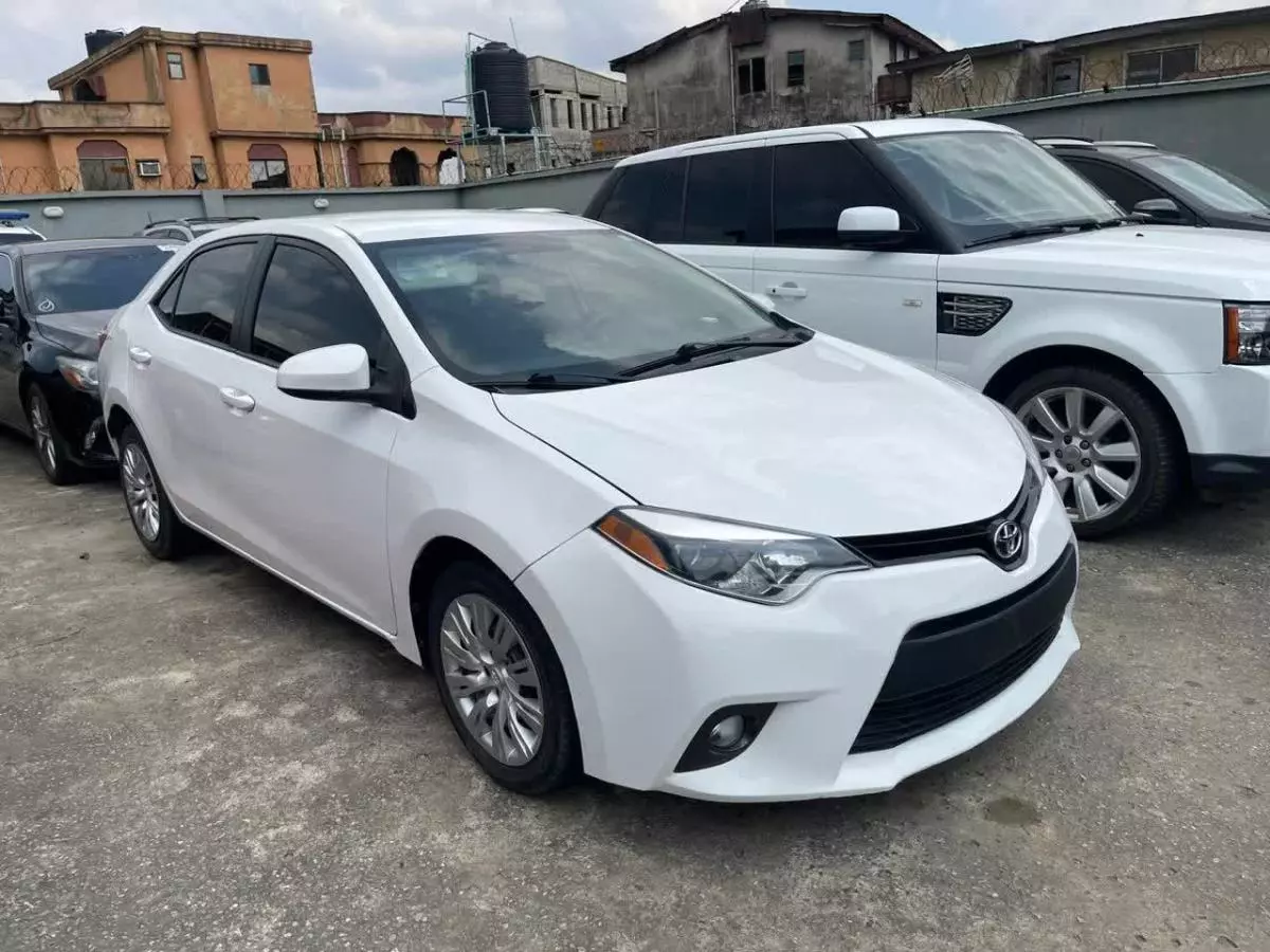 Toyota Corolla   - 2015