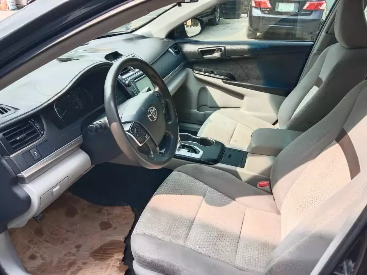 Toyota Camry - 2012