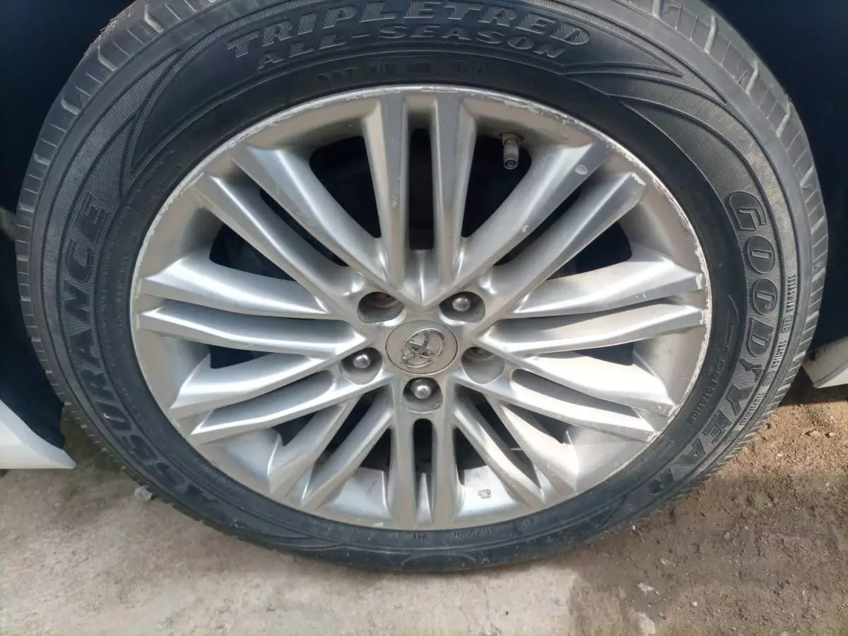 Toyota Camry - 2016