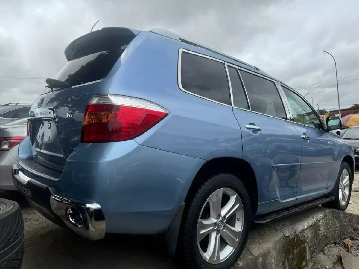 Toyota Highlander   - 2009