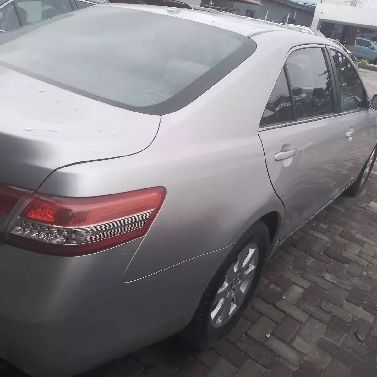 Toyota Camry   - 2011