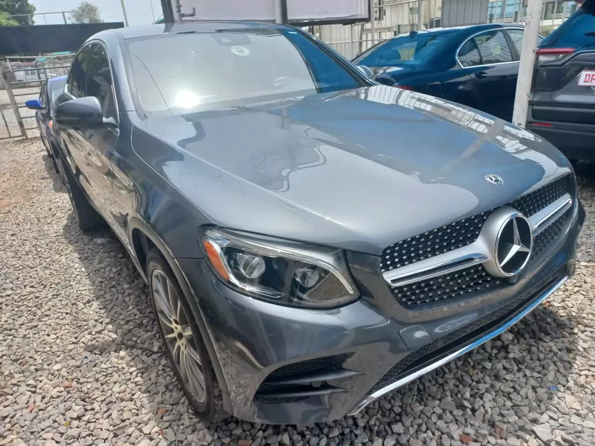 Mercedes-Benz GLC 300 - 2018