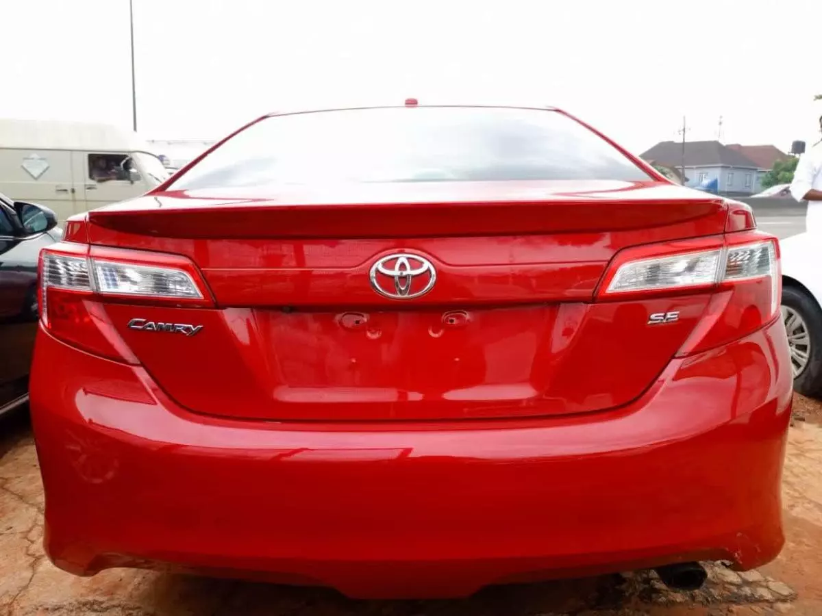 Toyota Camry   - 2014