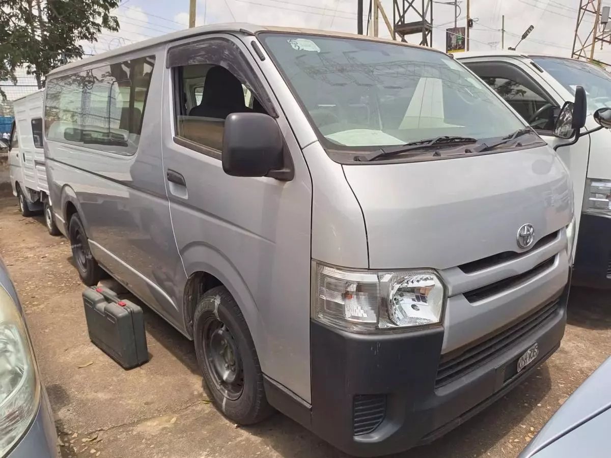Toyota Hiace   - 2014