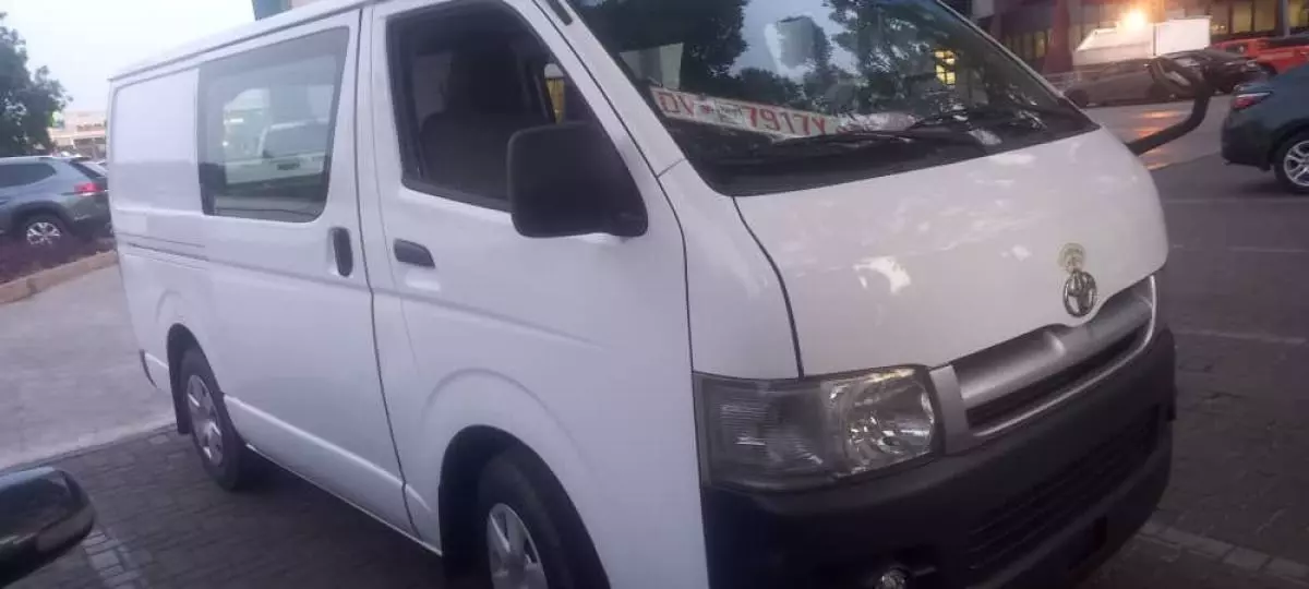 Toyota Hiace   - 2010