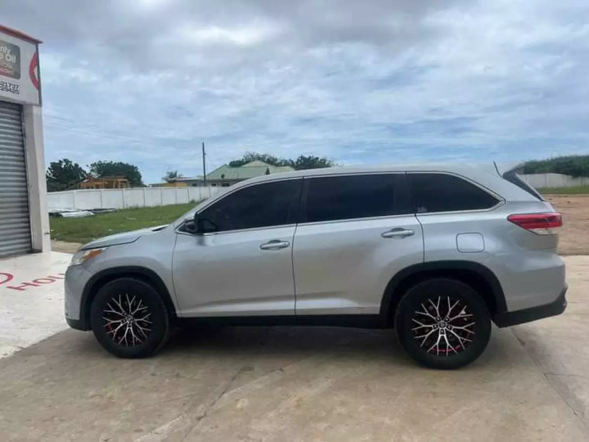 Toyota Highlander   - 2019