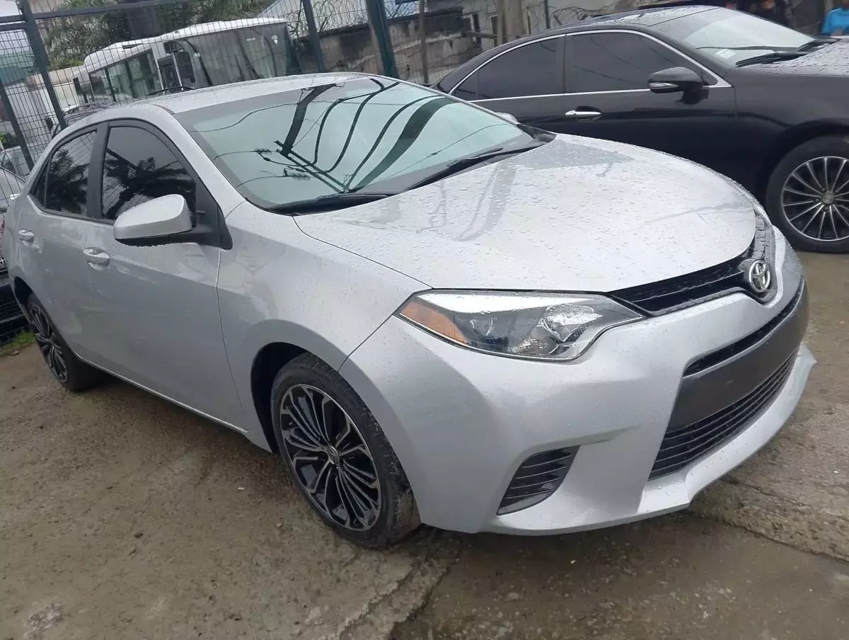 Toyota Corolla   - 2016