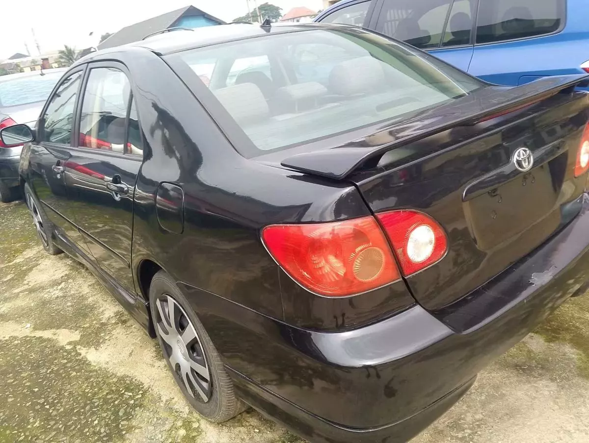 Toyota Corolla   - 2006