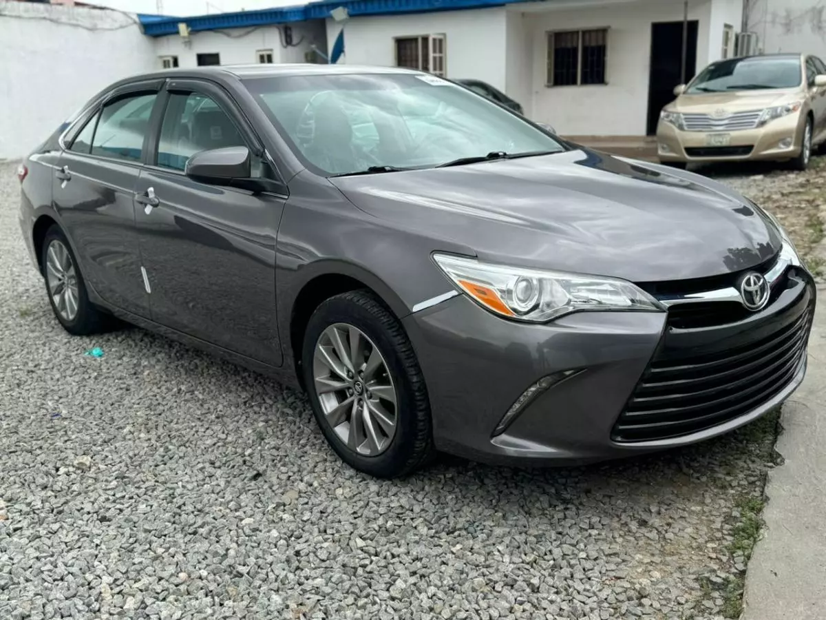 Toyota Camry   - 2017