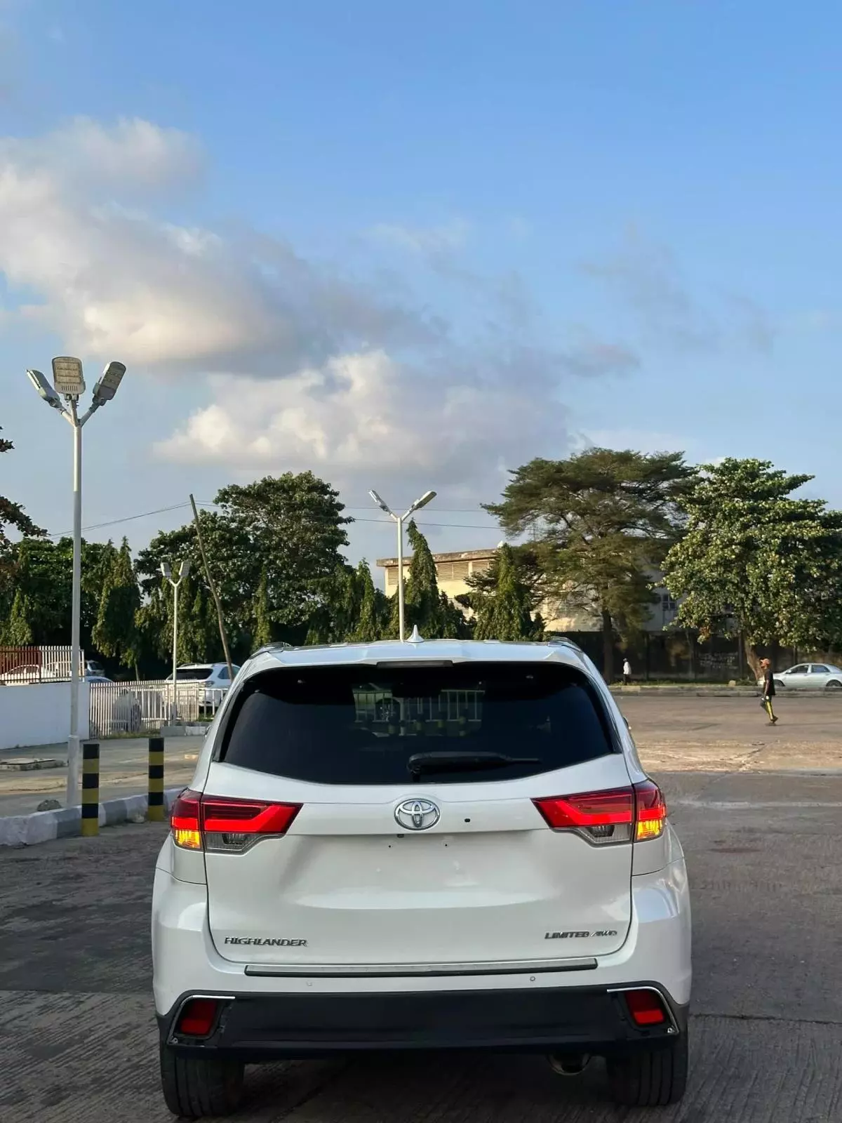 Toyota Highlander   - 2018