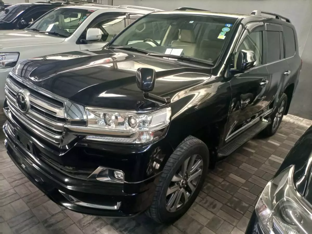 Toyota Landcruiser  V8 - 2016