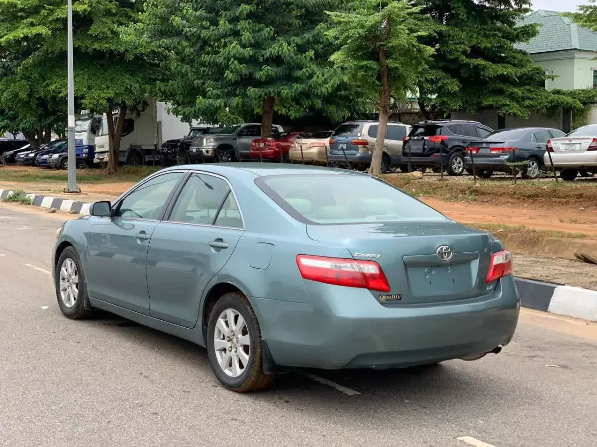 Toyota Camry   - 2008