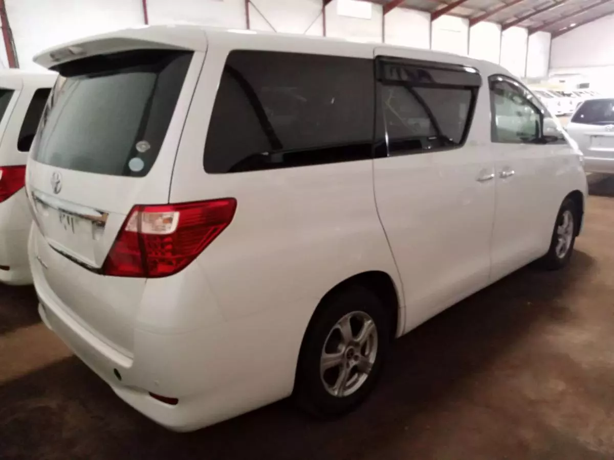 Toyota Alphard   - 2009