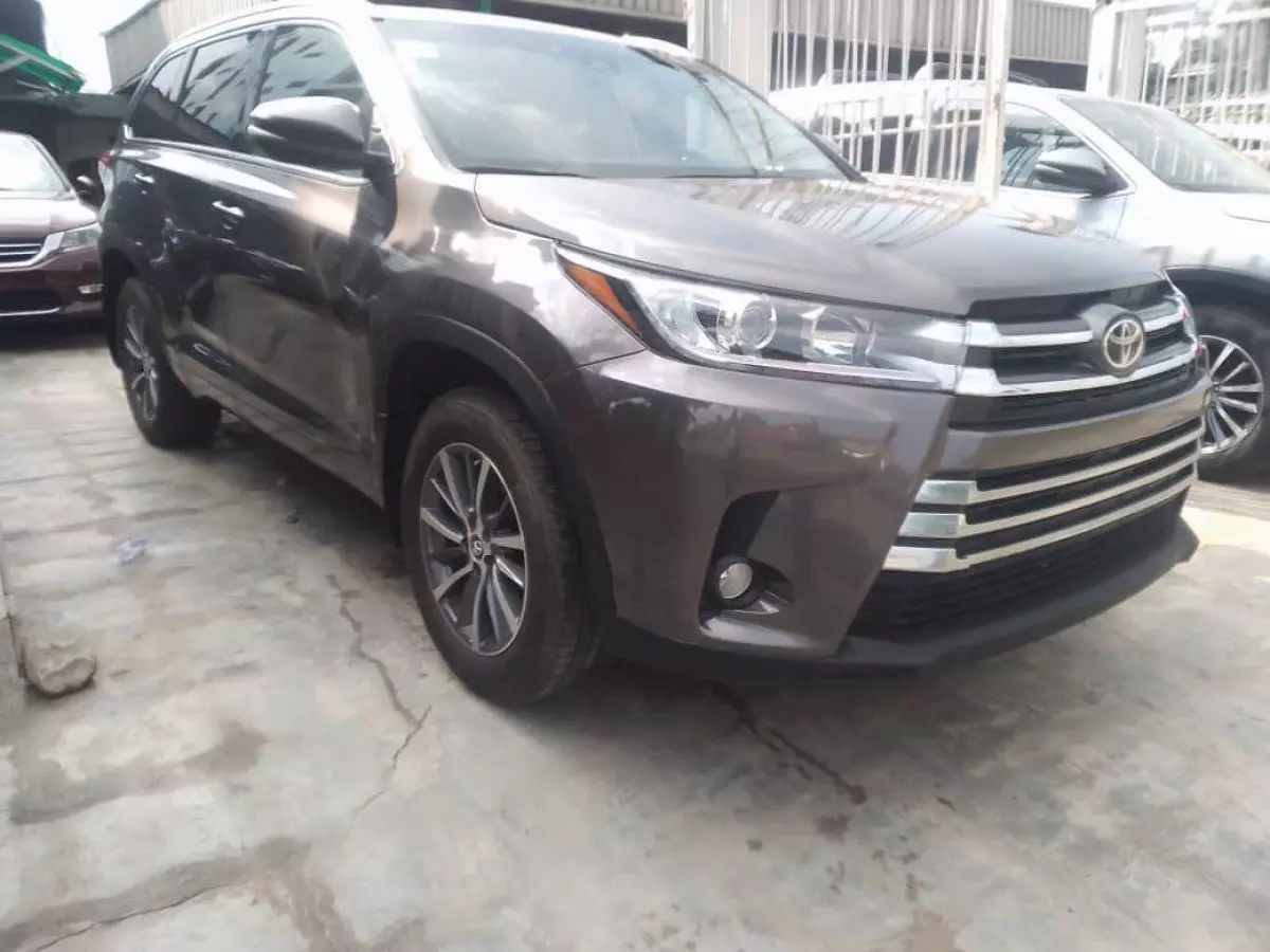 Toyota Highlander   - 2018