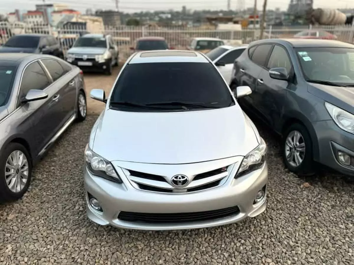 Toyota Corolla   - 2013