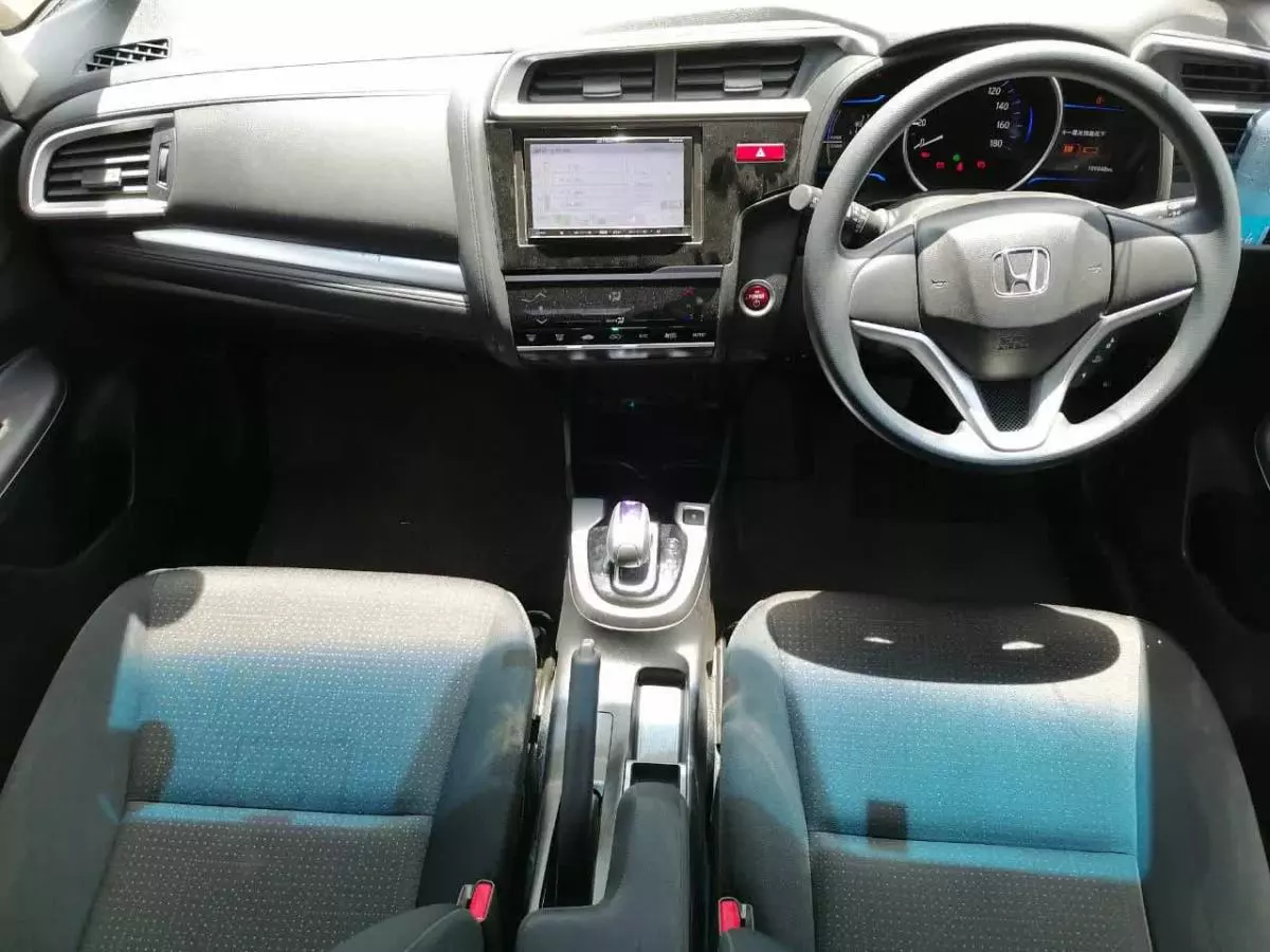 Honda Fit Hybrid  - 2015