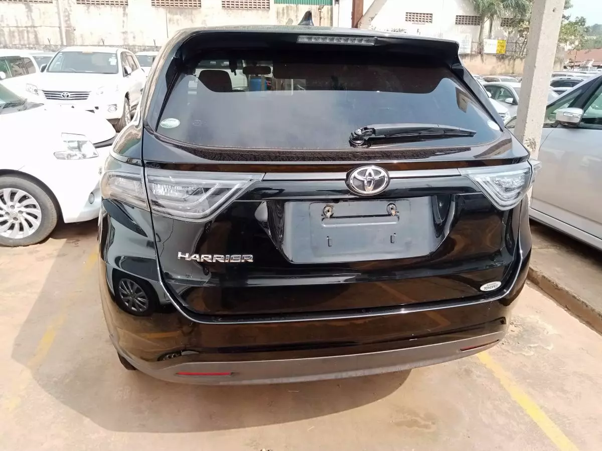 Toyota Harrier   - 2015