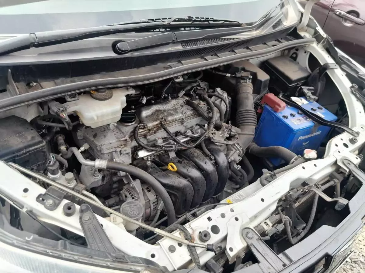 Toyota Noah - 2015