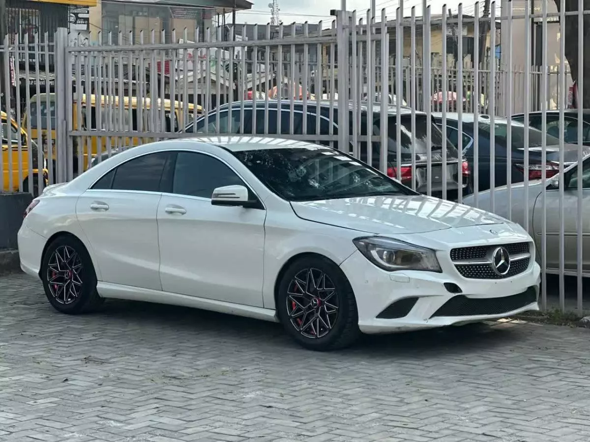 Mercedes-Benz CLA 220   - 2015