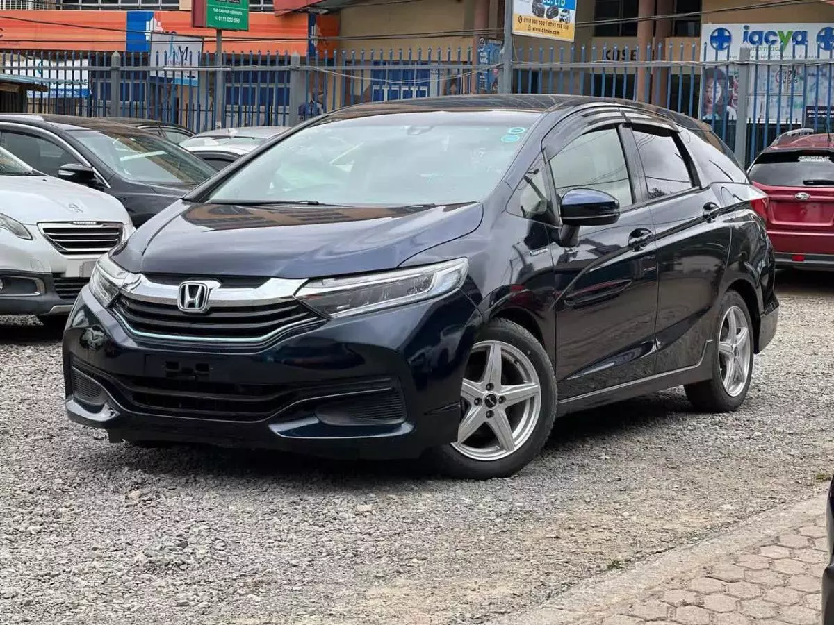 Honda Fit shuttle hybrid - 2015