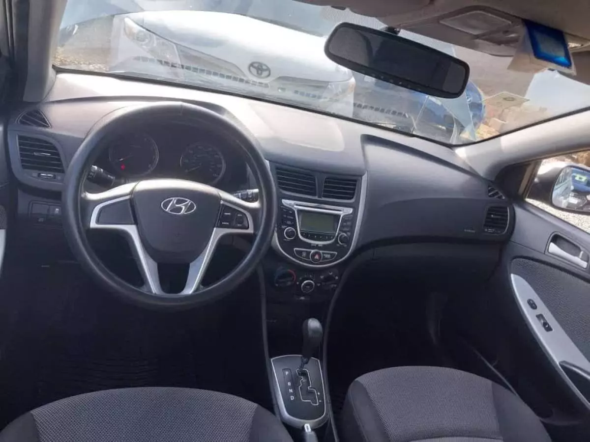 Hyundai Accent   - 2013