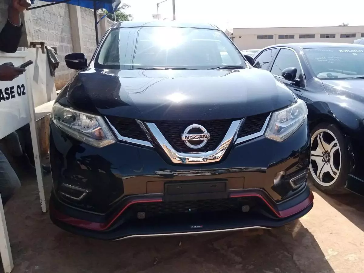 Nissan X- trail   - 2016