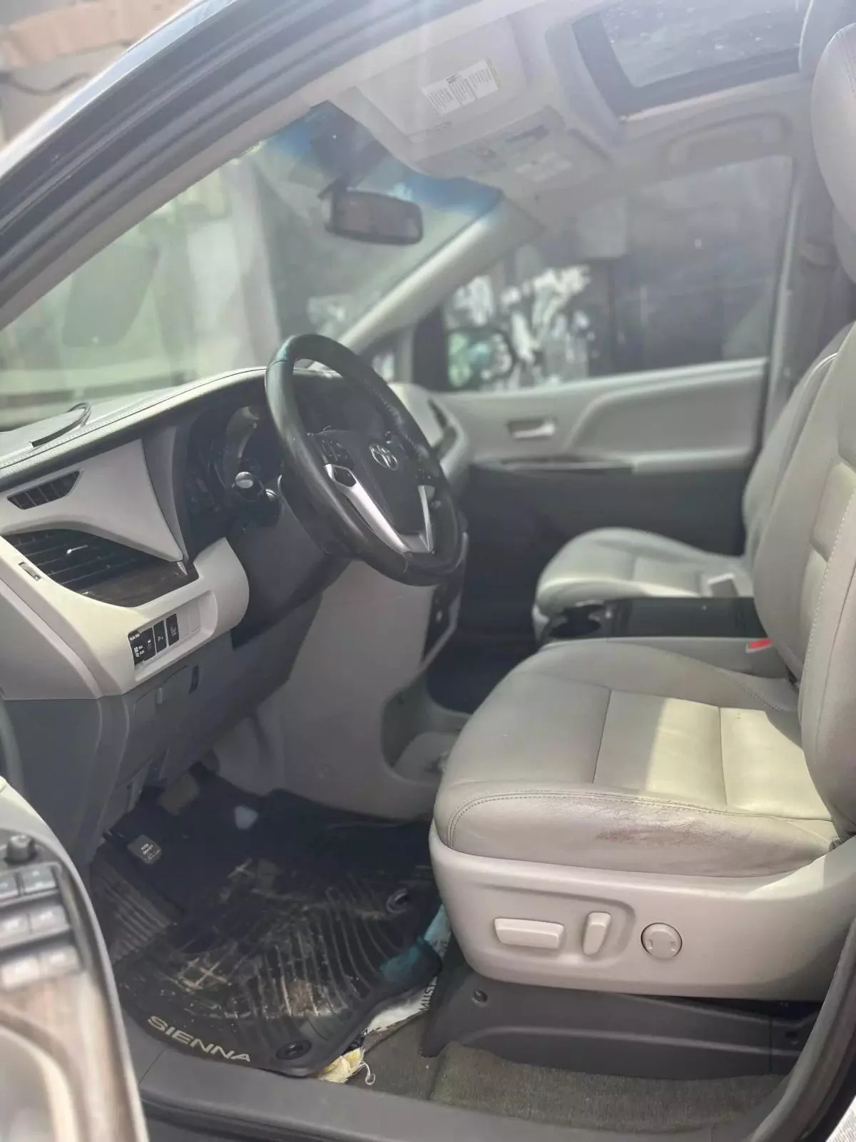 Toyota Sienna   - 2015