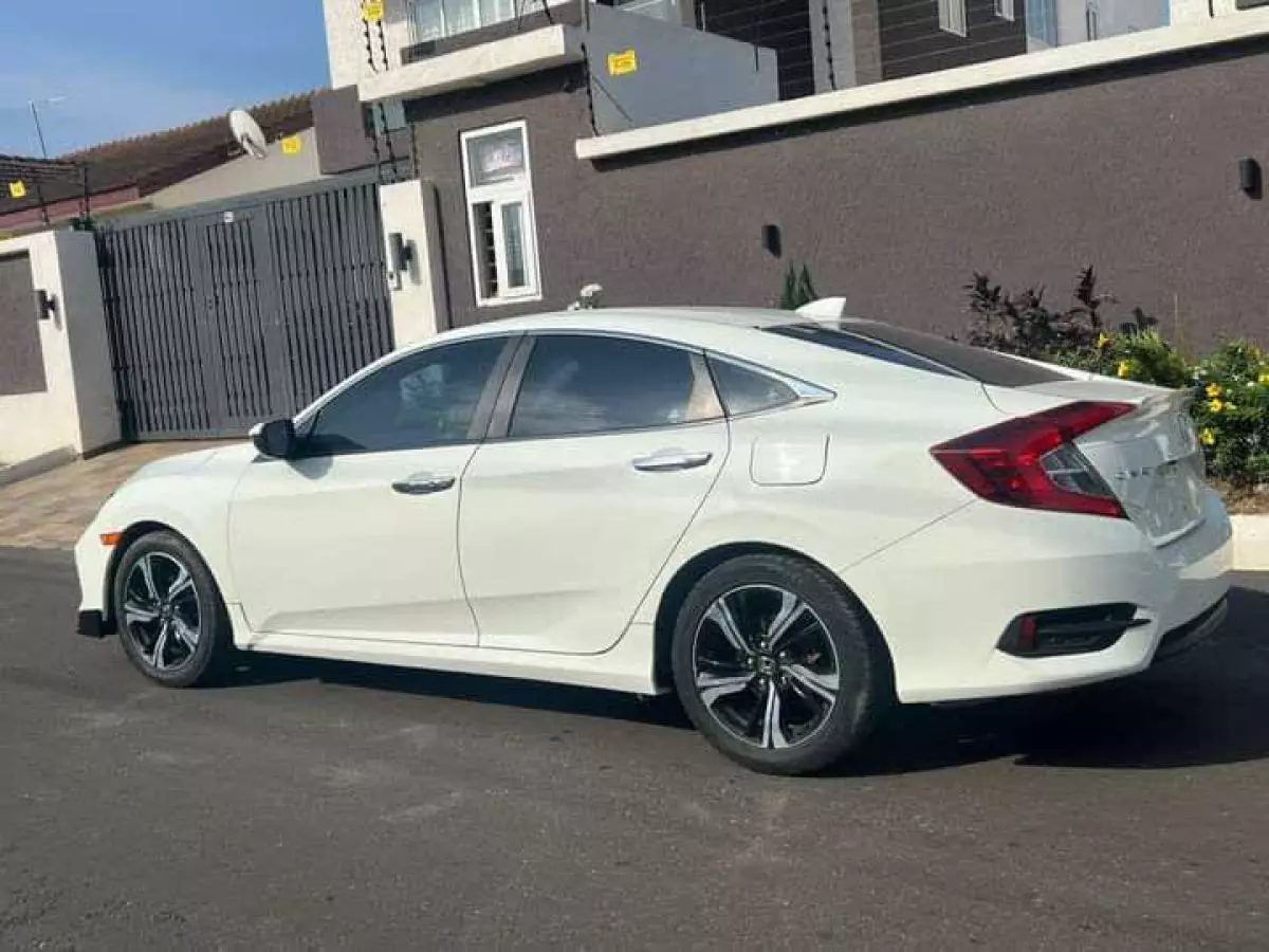 Honda Civic   - 2017