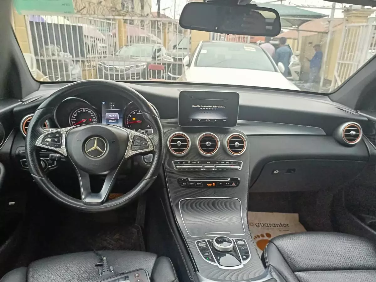 Mercedes-Benz GLC 300   - 2017