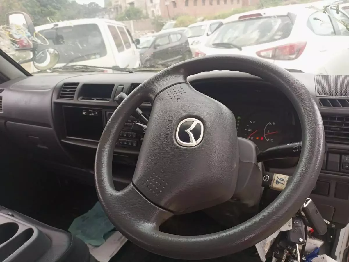 Mazda Bongo - 2015