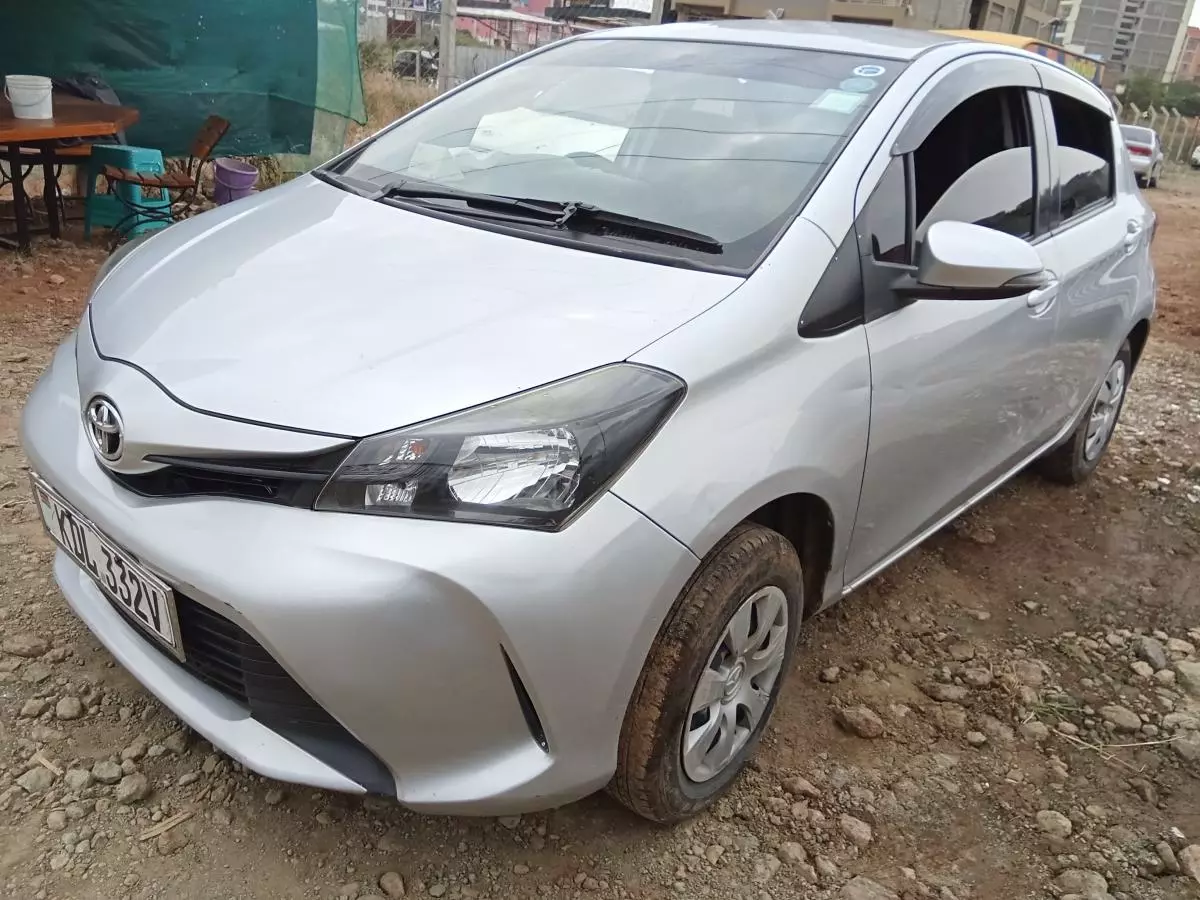 Toyota Vitz   - 2017