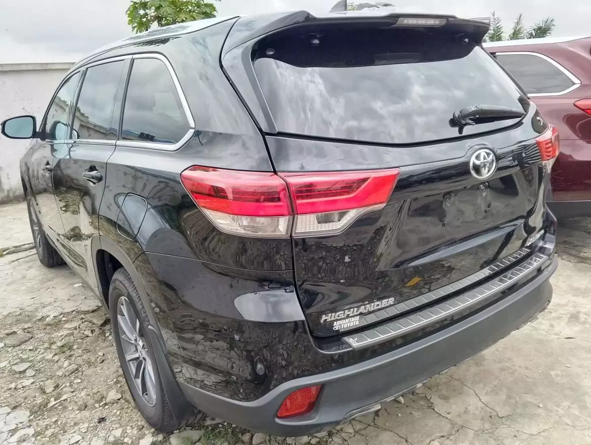 Toyota Highlander   - 2019