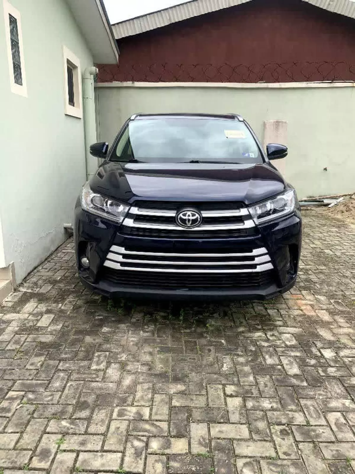 Toyota Highlander   - 2014