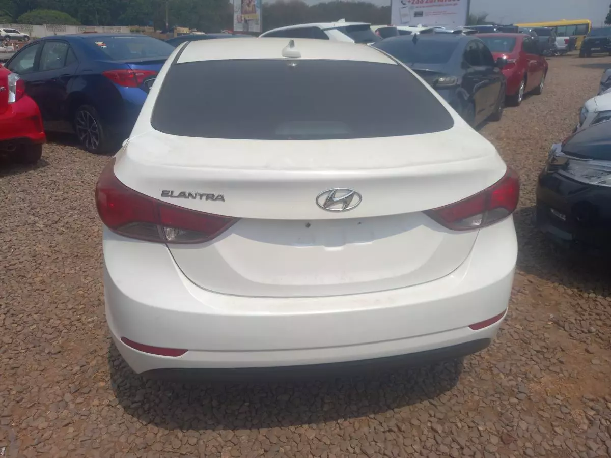 Hyundai Elantra   - 2016