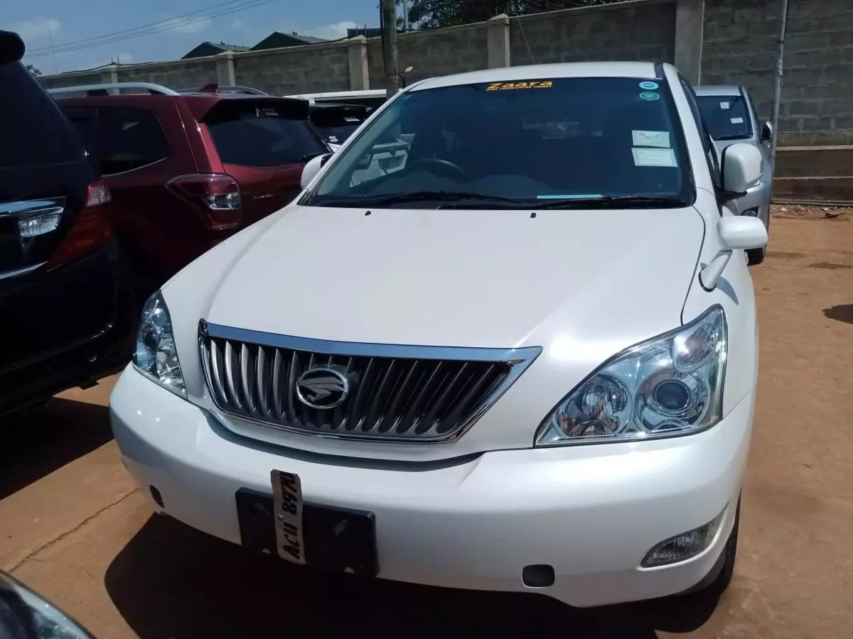 Toyota Harrier   - 2011