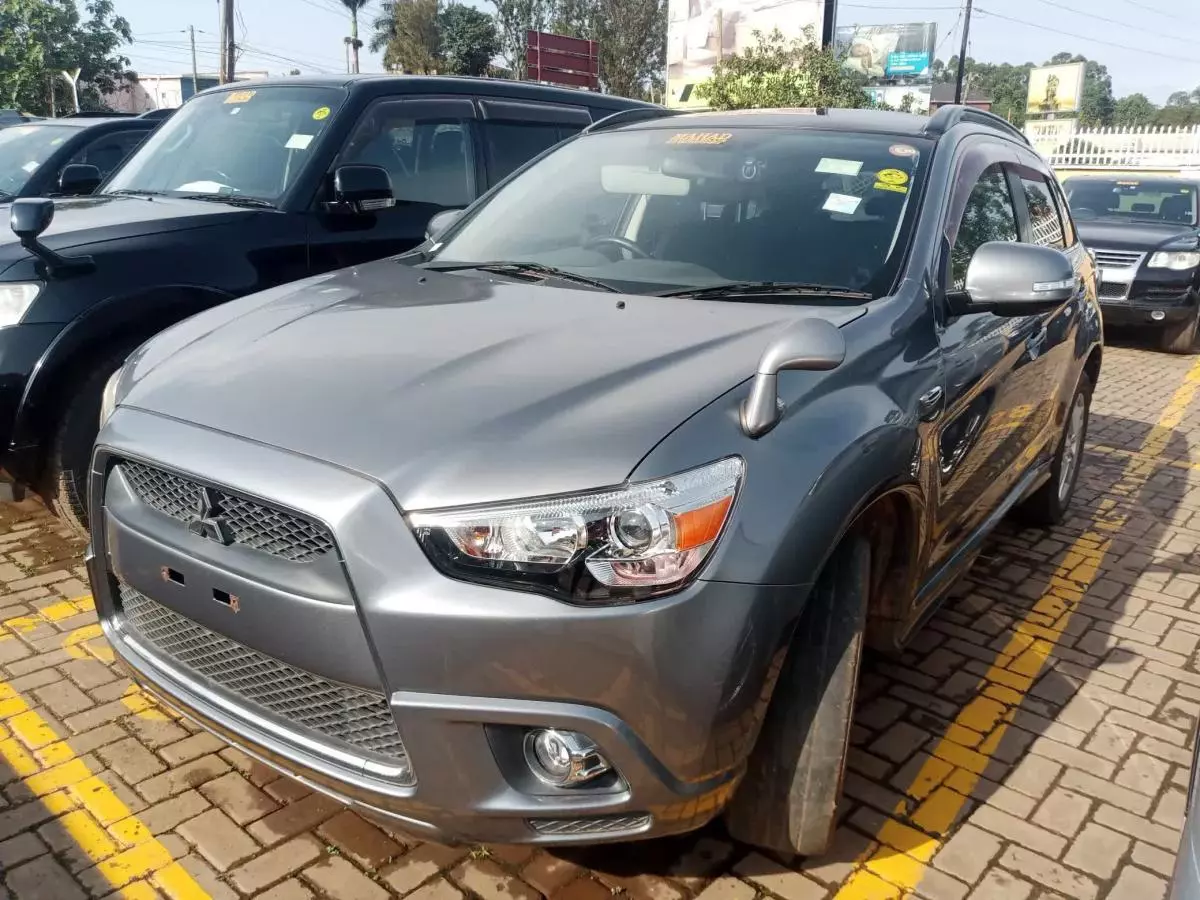 Mitsubishi RVR - 2010