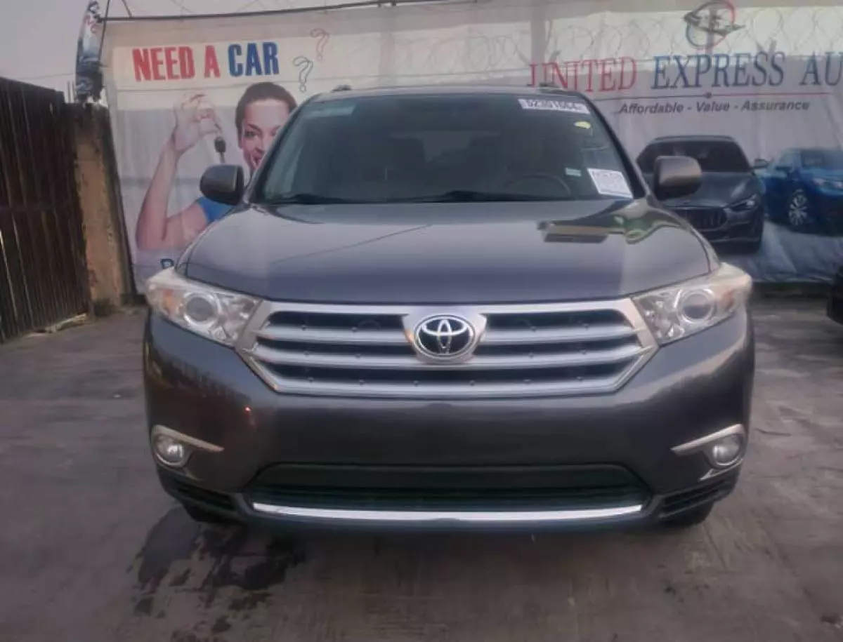 Toyota Highlander   - 2012