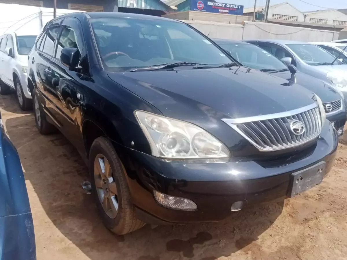 Toyota Harrier   - 2011