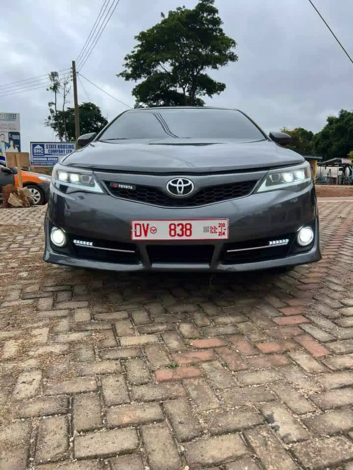 Toyota Camry   - 2014