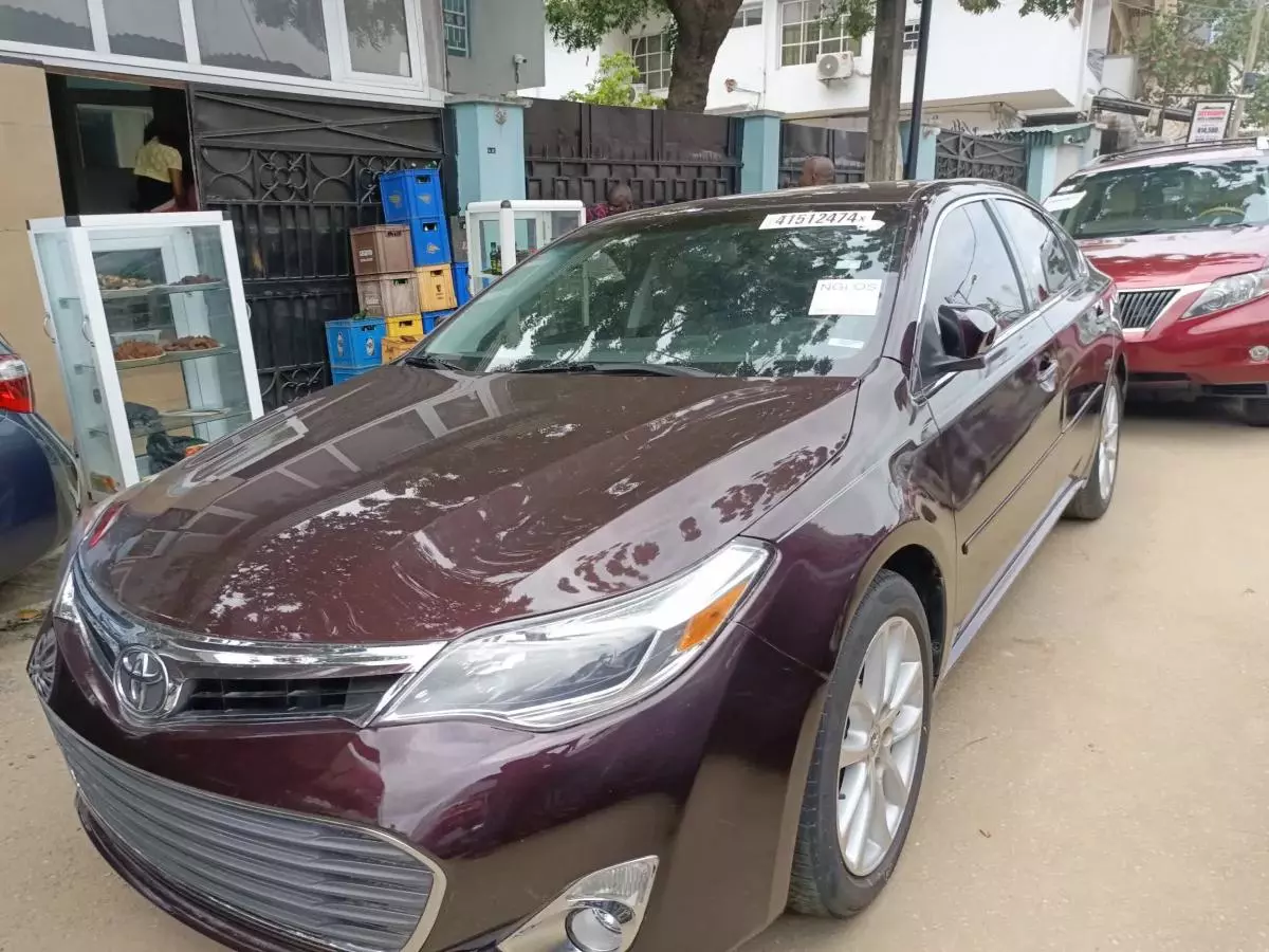 Toyota Avalon   - 2013