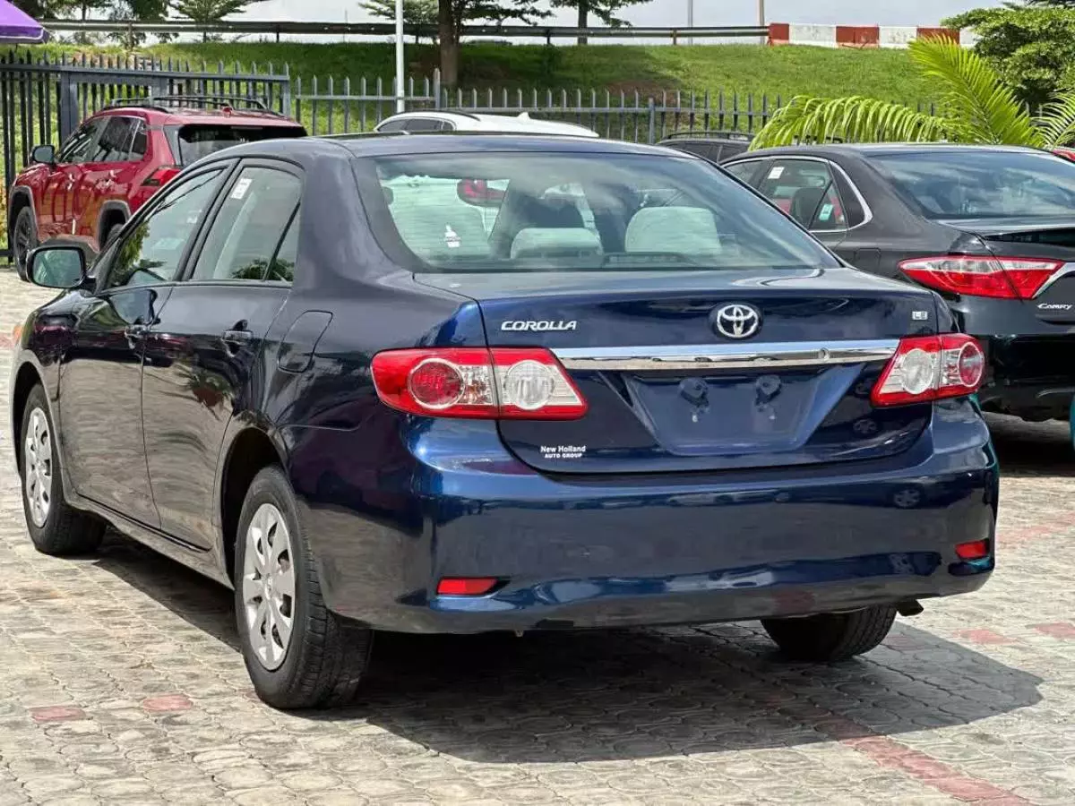 Toyota Corolla   - 2012