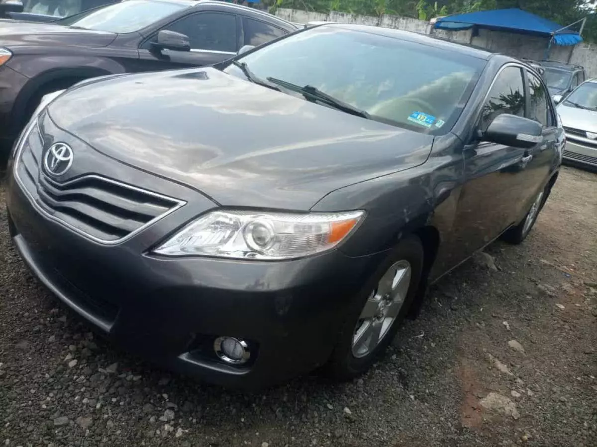 Toyota Camry - 2011